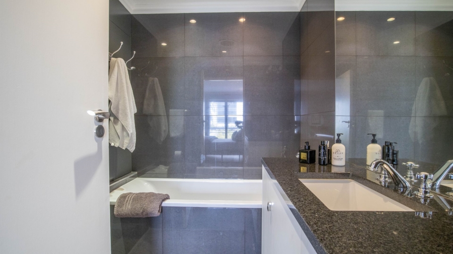 2 Bedroom Property for Sale in Sea Point Western Cape
